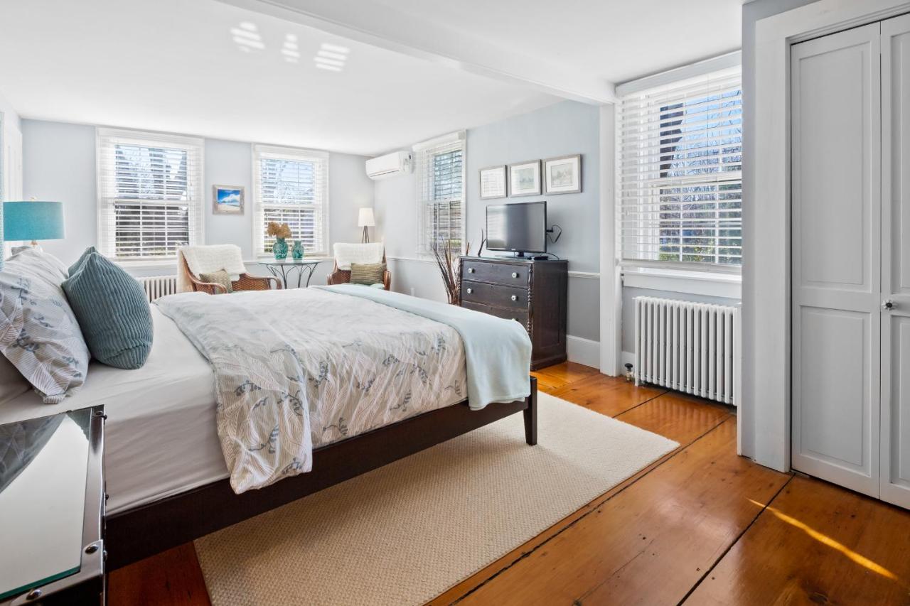 The Parsonage - B&B East Orleans