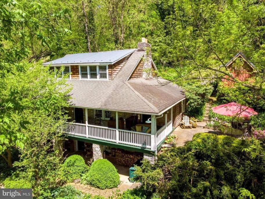 Lock Keepers Cottage on C&O Canal/Potomac River - B&B