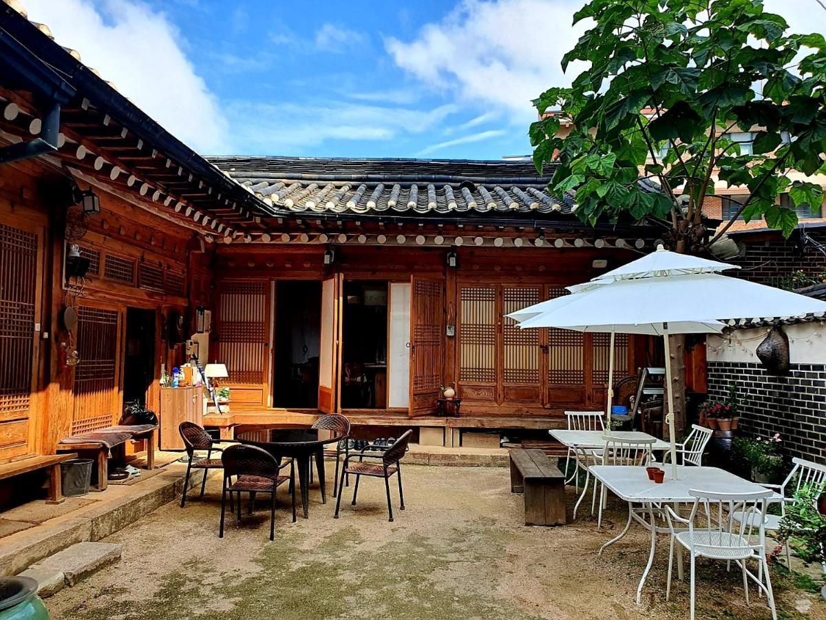 B&B Seoul - NamHyunDang - Hanok Korean Traditional House - Bed and Breakfast Seoul