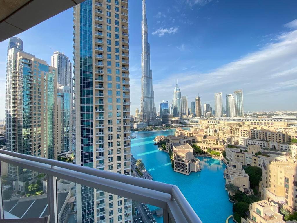 Durrani Homes - The Residences 5BR Besides Dubai Mall with Burjkhalifa and Fountain view - B&B Dubai