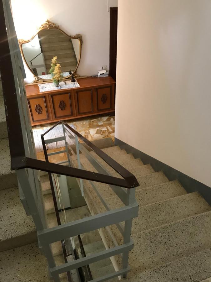 Standard Twin Room with Shared Bathroom