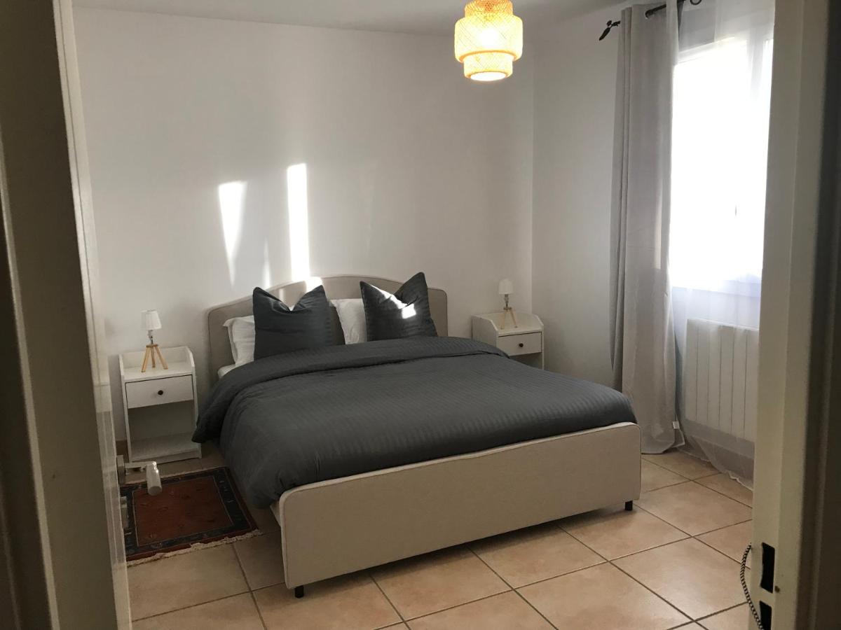 B&B Arles - Résidence privée calme 15 min à pied du centre parking gratuit - Bed and Breakfast Arles