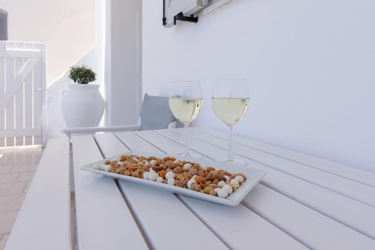 Nice And Spacious Apartment In Paros - B&B