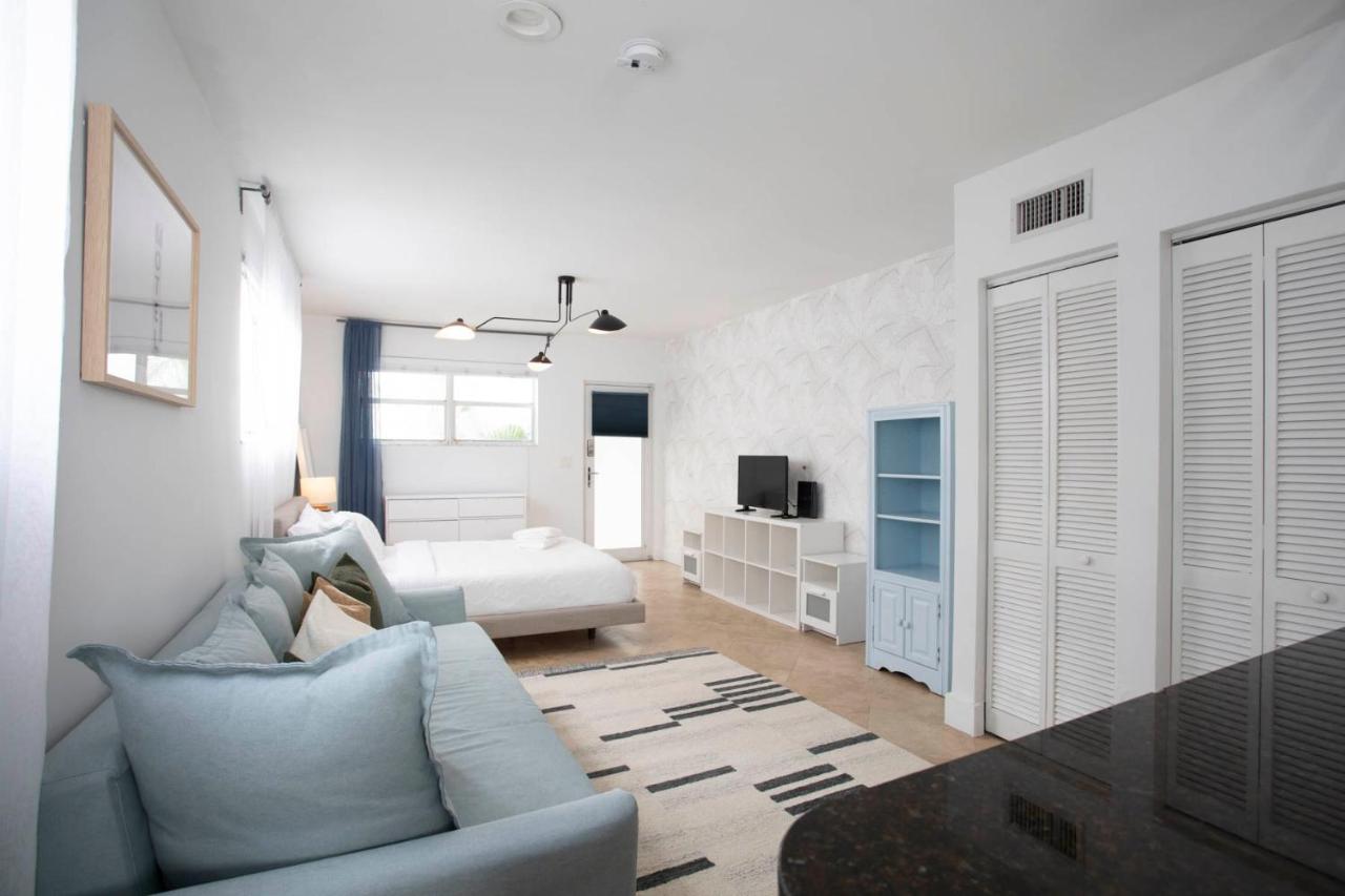 B&B Miami Beach - Spacious Apt for 4 guests on Collins & 7th - Bed and Breakfast Miami Beach