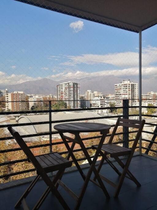 Dpto Pedro de Valdivia, cercano a Costanera Center - Chambres d’hôtes Santiago