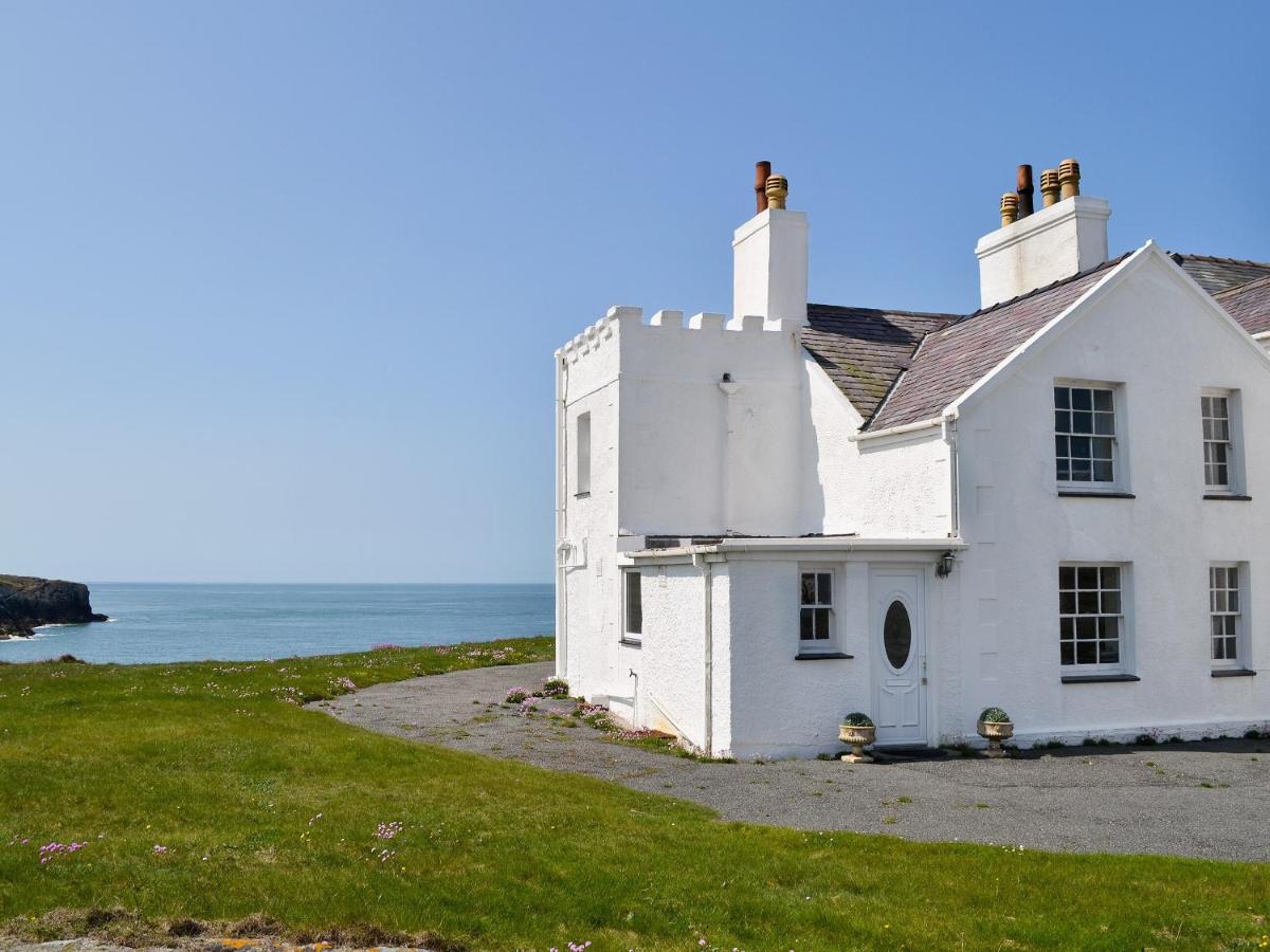 B&B Rhoscolyn - Bwthyn Y Borth - Bed and Breakfast Rhoscolyn