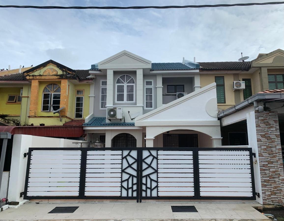 LEPAK-LEPAK HOMESTAY @ INDERA MAHKOTA - B&B Kuantan