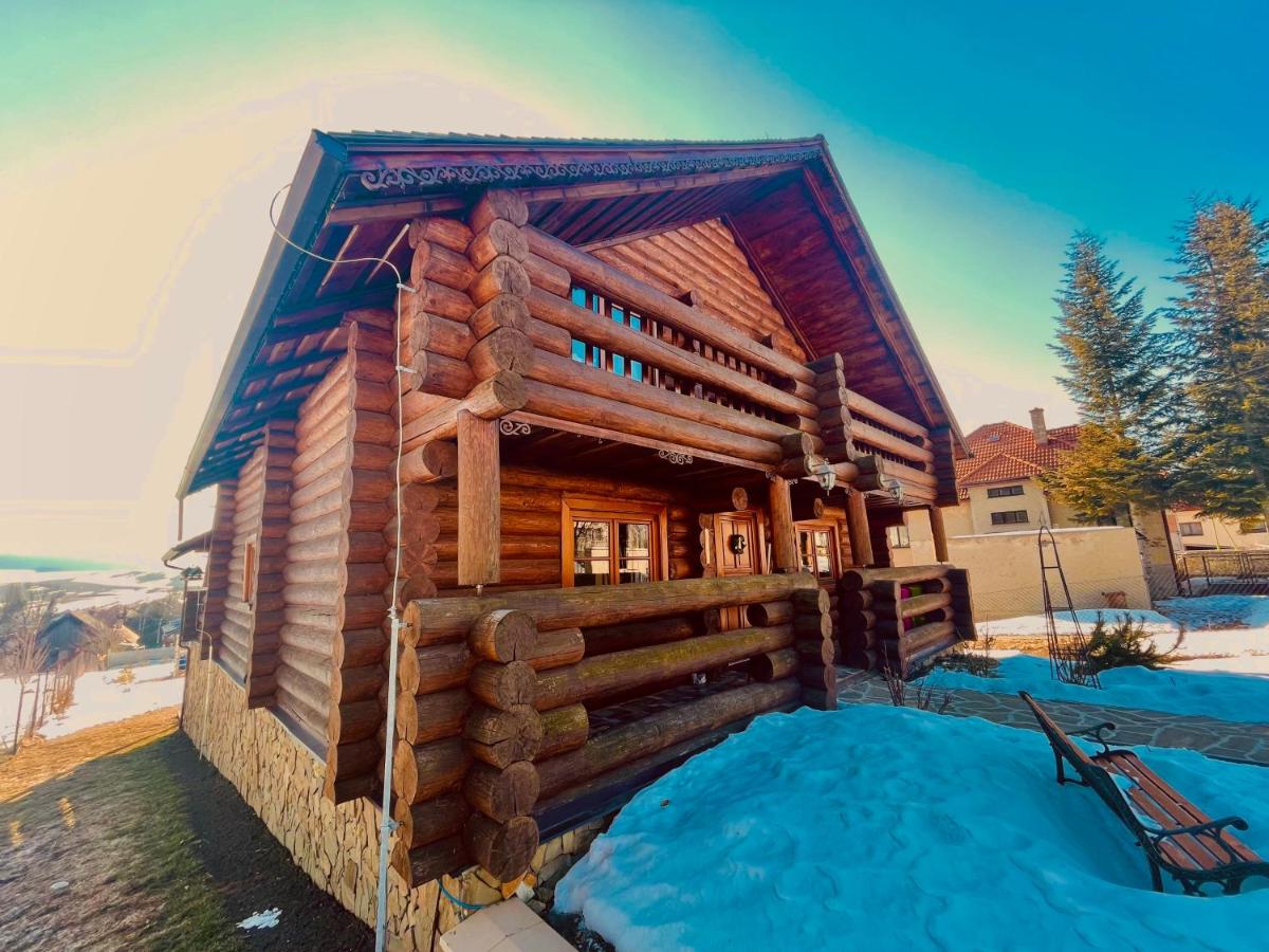 B&B Strba - TRINITY Log Cabin Wellness resort - Bed and Breakfast Strba