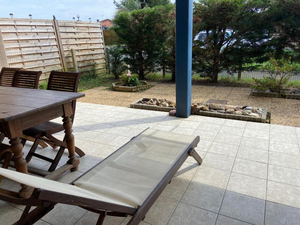 Grand appartement en résidence calme avec piscine - B&B