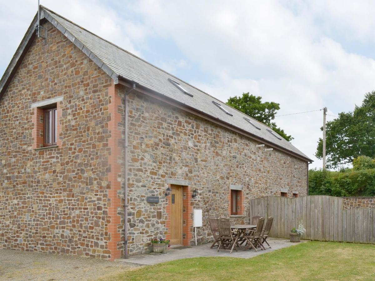 B&B Poundstock - Cider Barn - Bed and Breakfast Poundstock