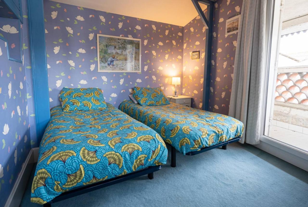 Quadruple Room with Private Bathroom