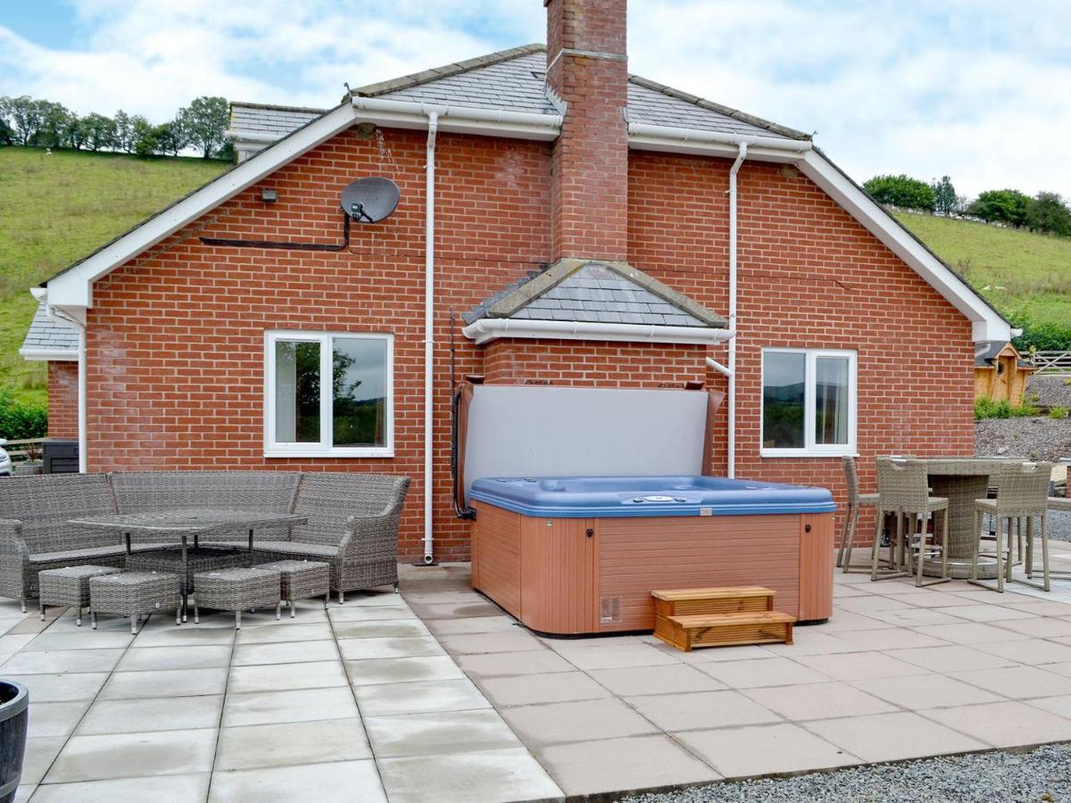 B&B Llanbadarn-fynydd - Castle View - Bed and Breakfast Llanbadarn-fynydd