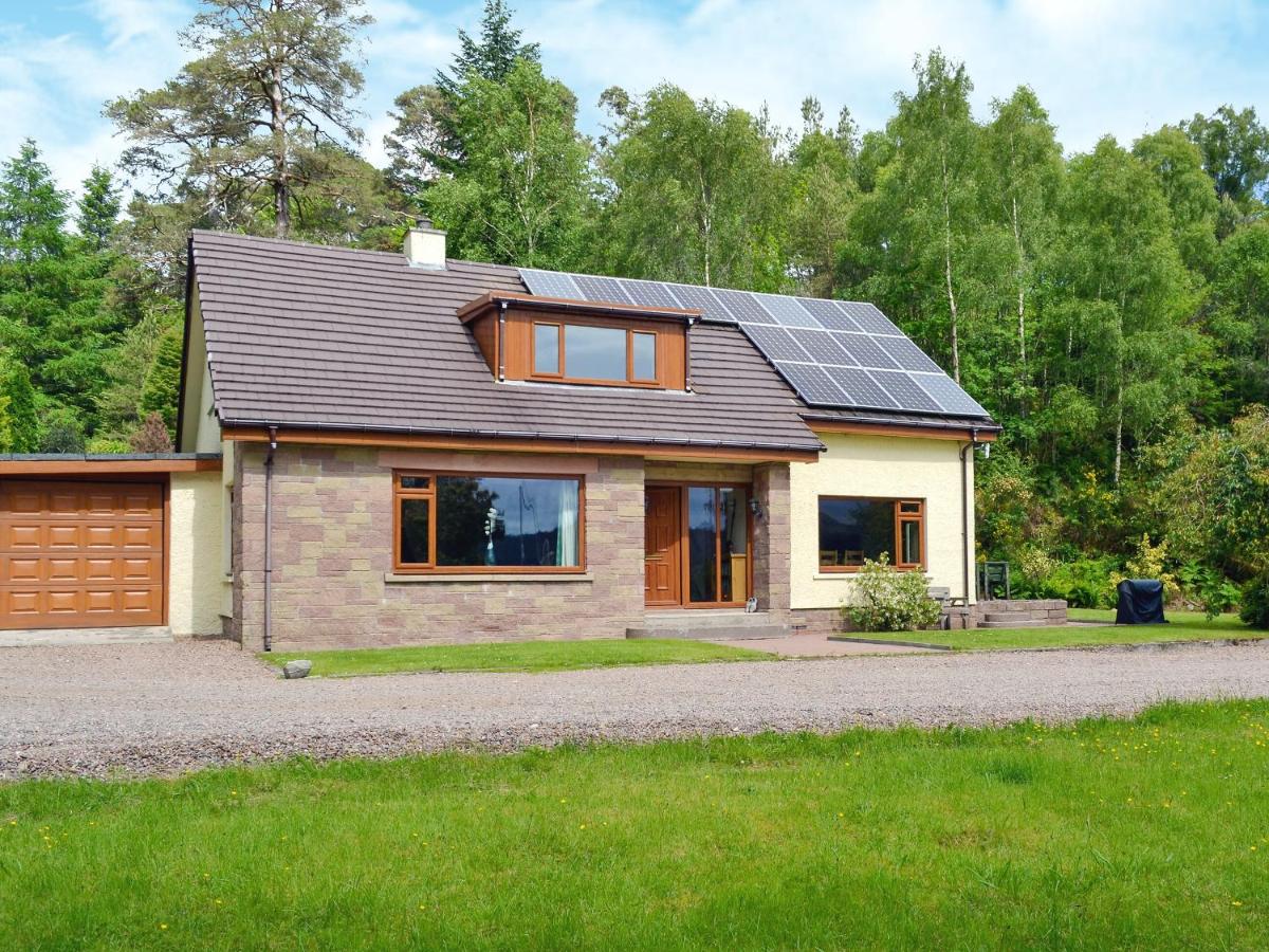 B&B Gairlochy - Pinewood - Bed and Breakfast Gairlochy