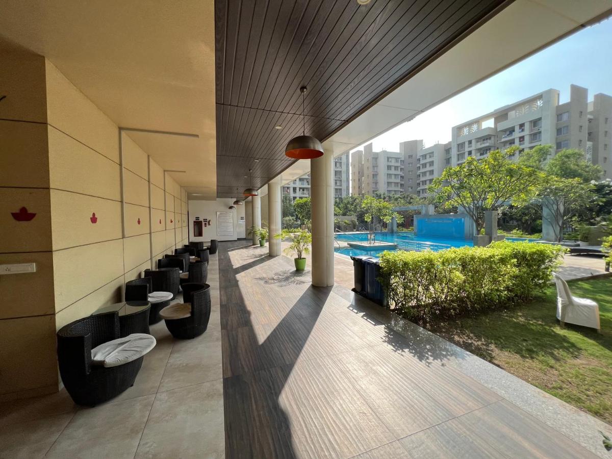 2BHK luxurious beautiful flat near IIM AIIMS - B&B