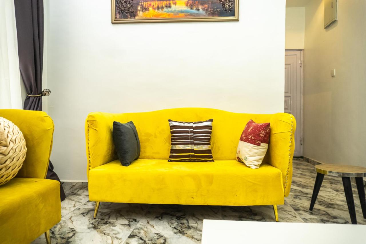 B&B Amuwo - Spectacular 3/4-Bed-Apt With 24hrs Power And FAST Wi-Fi - Bed and Breakfast Amuwo