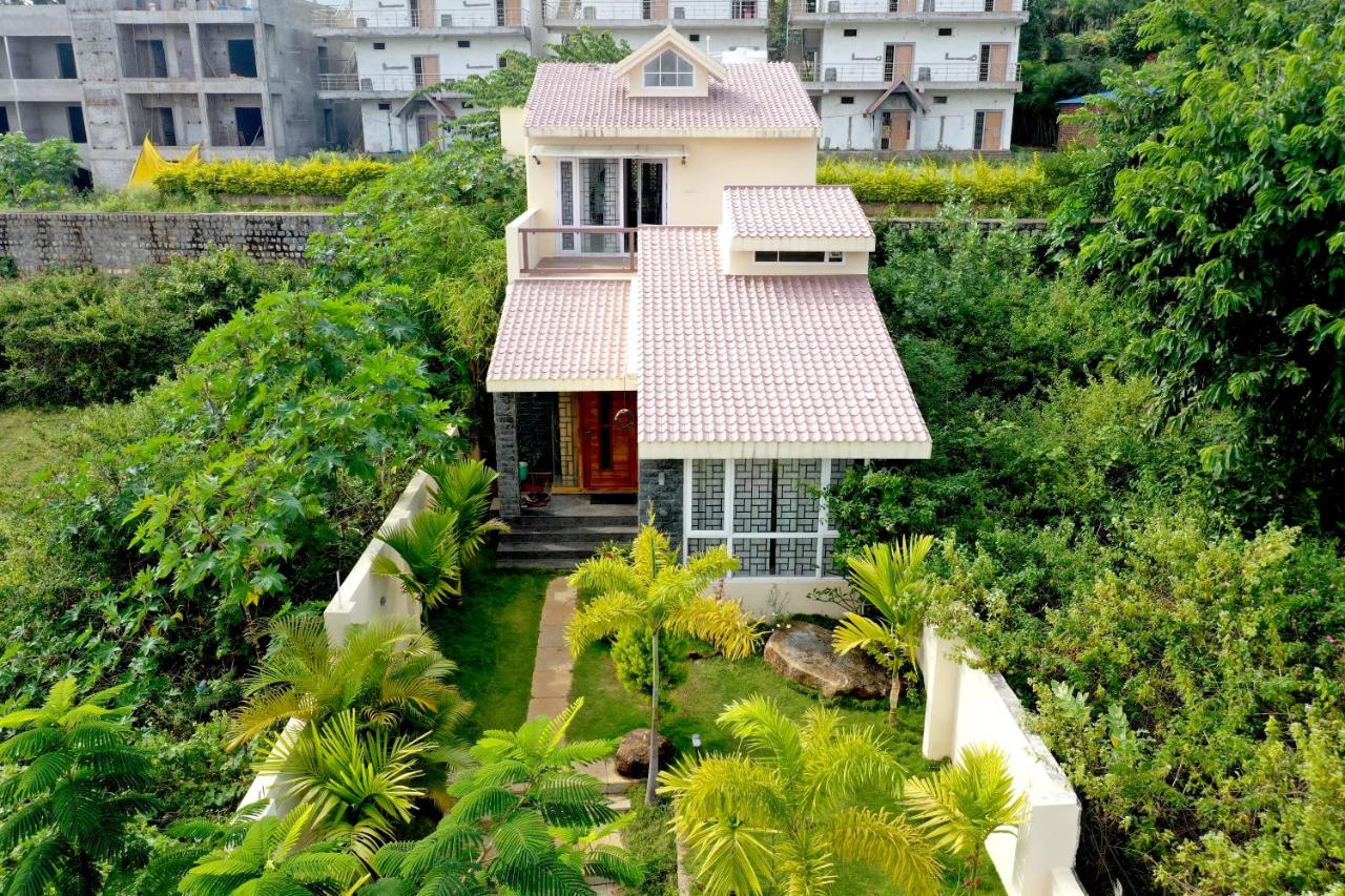 Nest Villa Yelagiri By Lexstays - Chambres d'hôtes Yelagiri