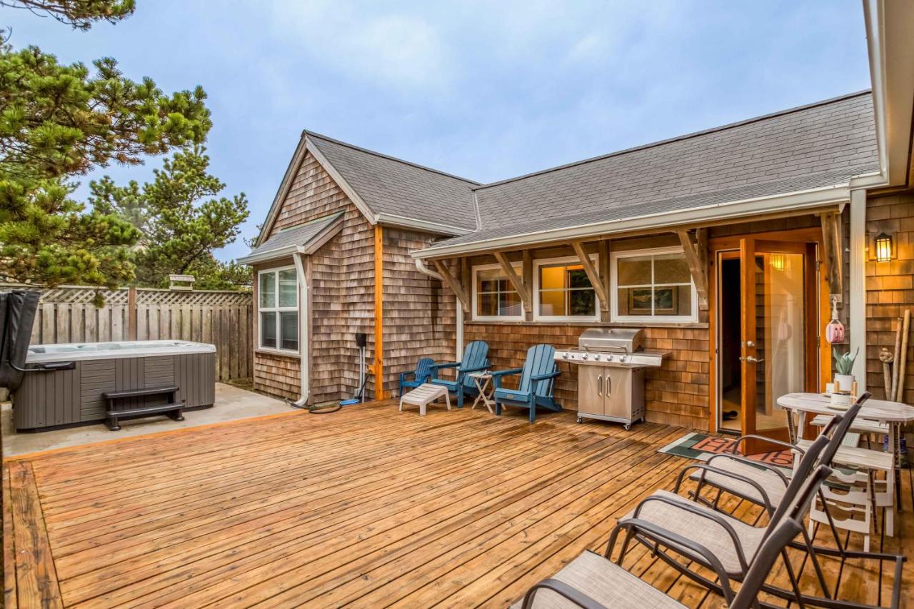 Barefoot Beach House - Meredith Lodging - B&B