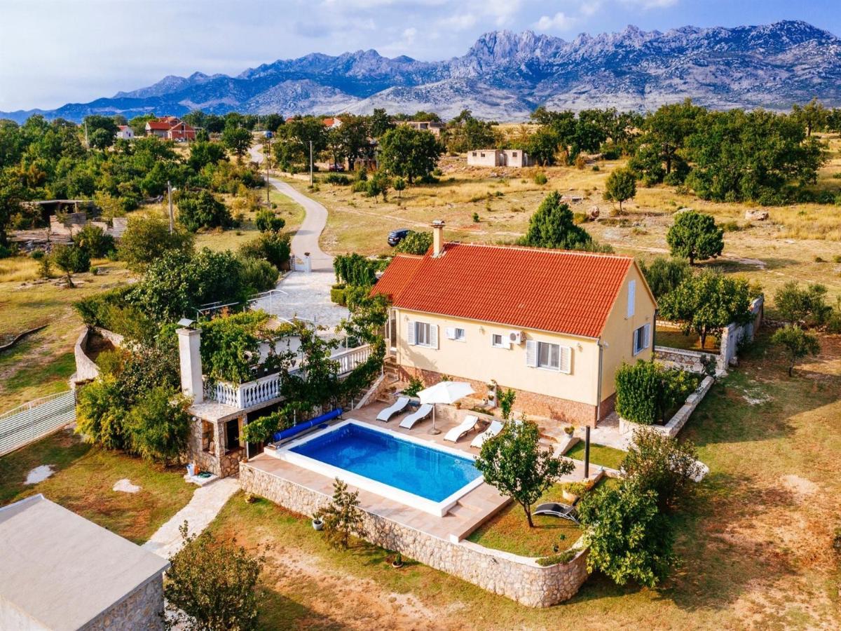 B&B Obrovazzo - MY DALMATIA - Villa Sucic with private pool and mountain view - Bed and Breakfast Obrovazzo