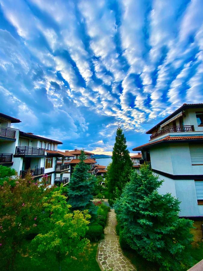 AJ Apartment 1 with Pool view, Santa Marina Holiday Village, Sozopol - Bed and Breakfast
