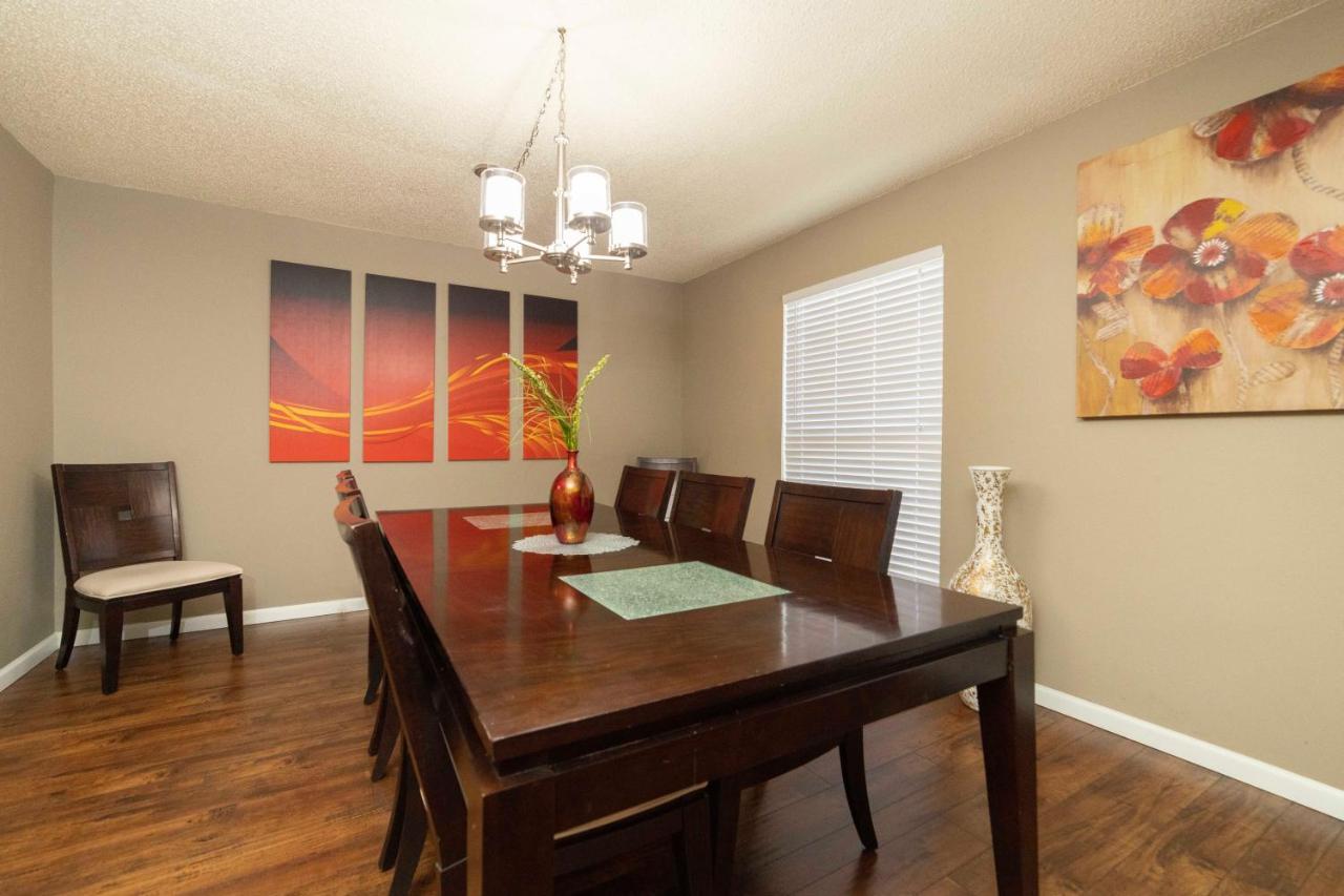Stylish Townhome with Shared Pool Access in Gated Complex - Ferienwohnung San Antonio