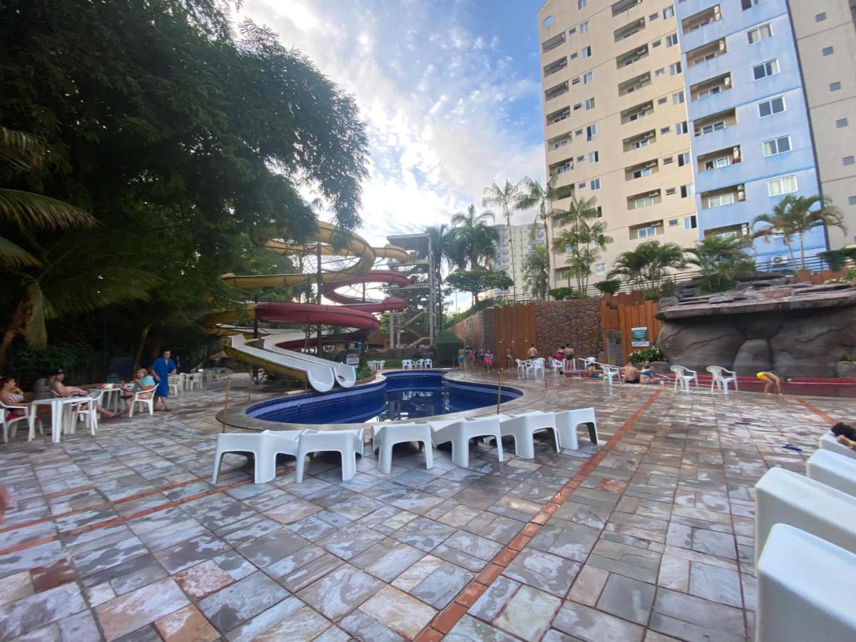Apartamento Golden Dolphin - Chambres d'hôtes Caldas Novas