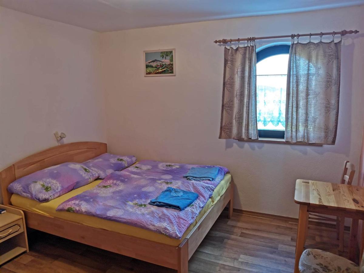 B&B Pasohlávky - Penzion a vinný sklípek Mušov - Bed and Breakfast Pasohlávky