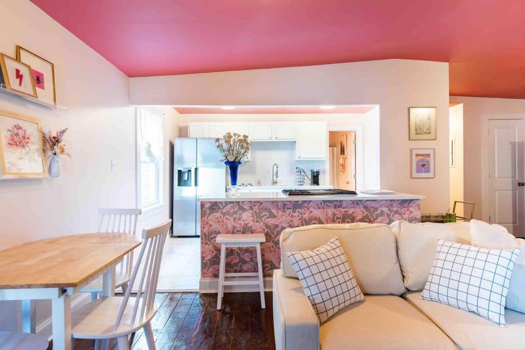 Blush And Bashful Germantown Two Bedroom Apartment - B&B