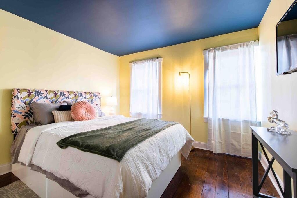 Blueberry Lemondrop Germantown 2 Bedroom Apartment - Bed and Breakfast