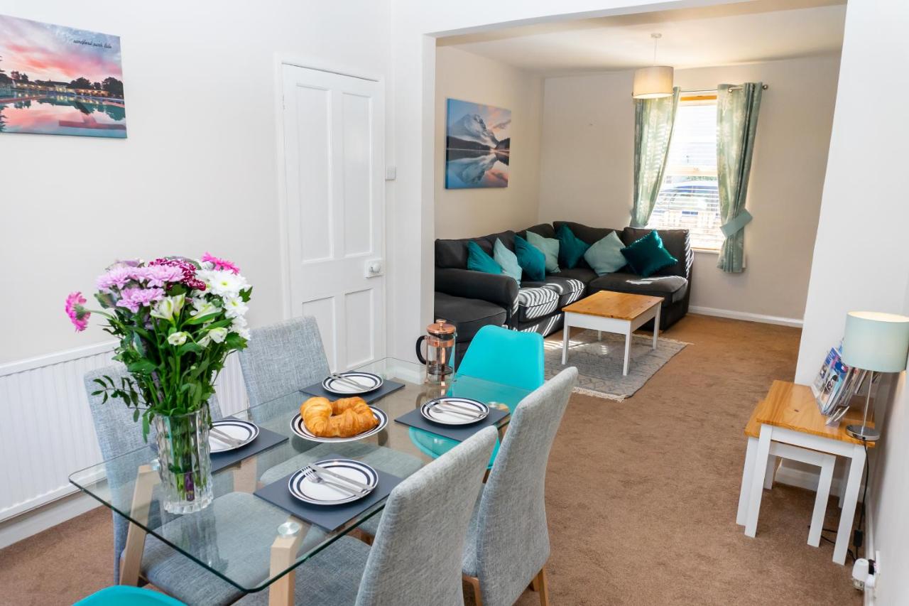 B&B Cheltenham - Cheltenham-2 Bed House-Sleep 6-Parking-Garden-Wifi - Bed and Breakfast Cheltenham