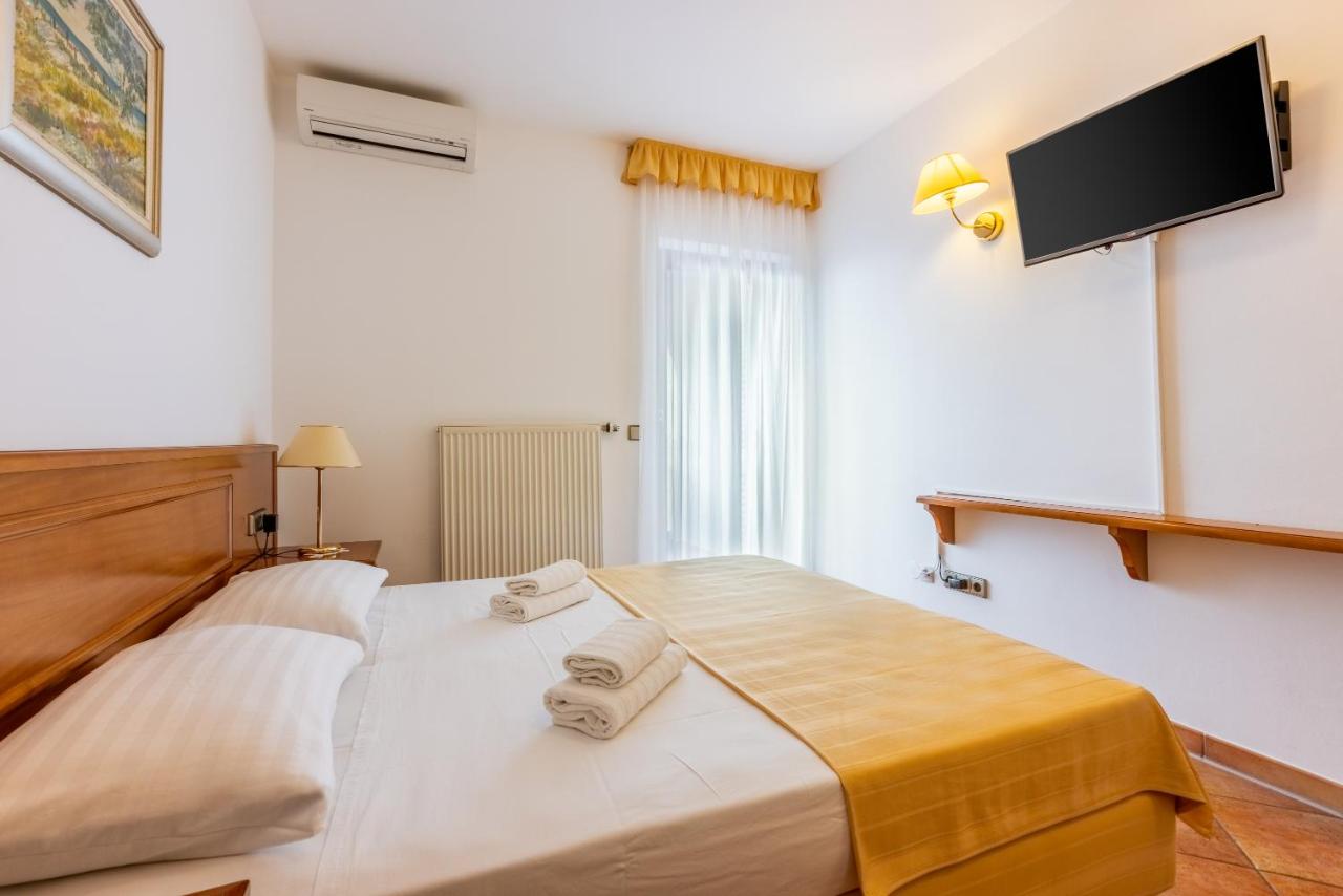 Double Room with Balcony and Sea View