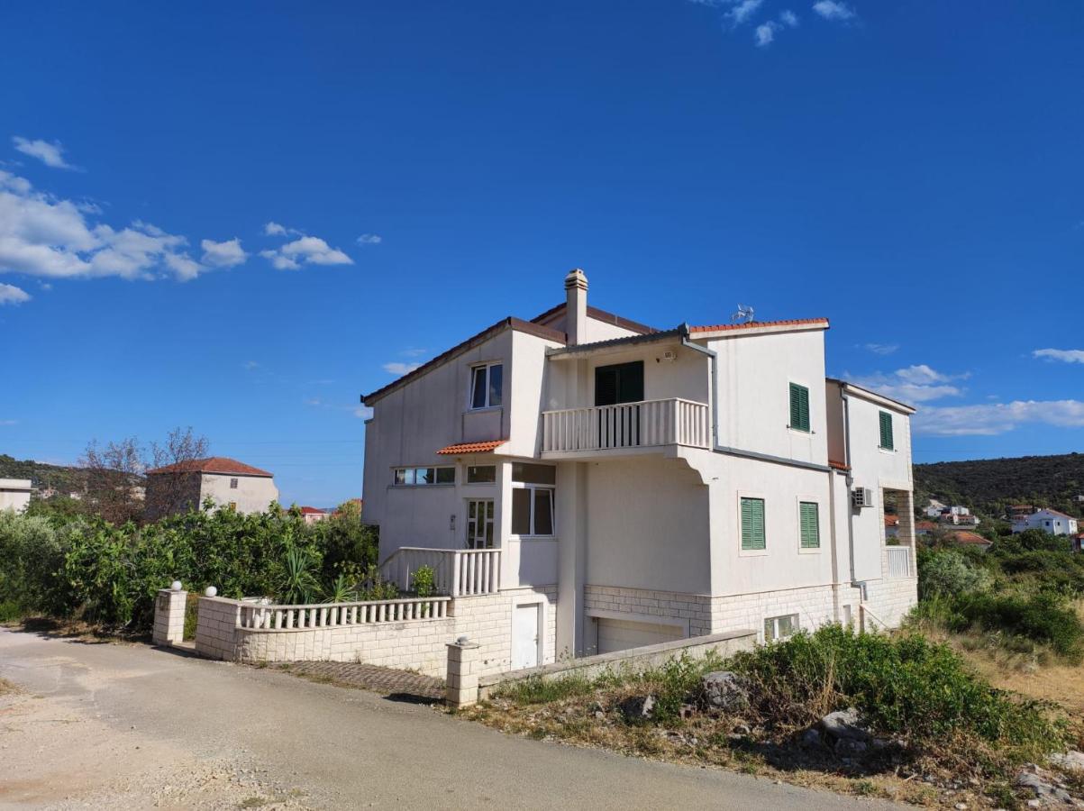 Apartment Arka - Bed and Breakfast Vinišće