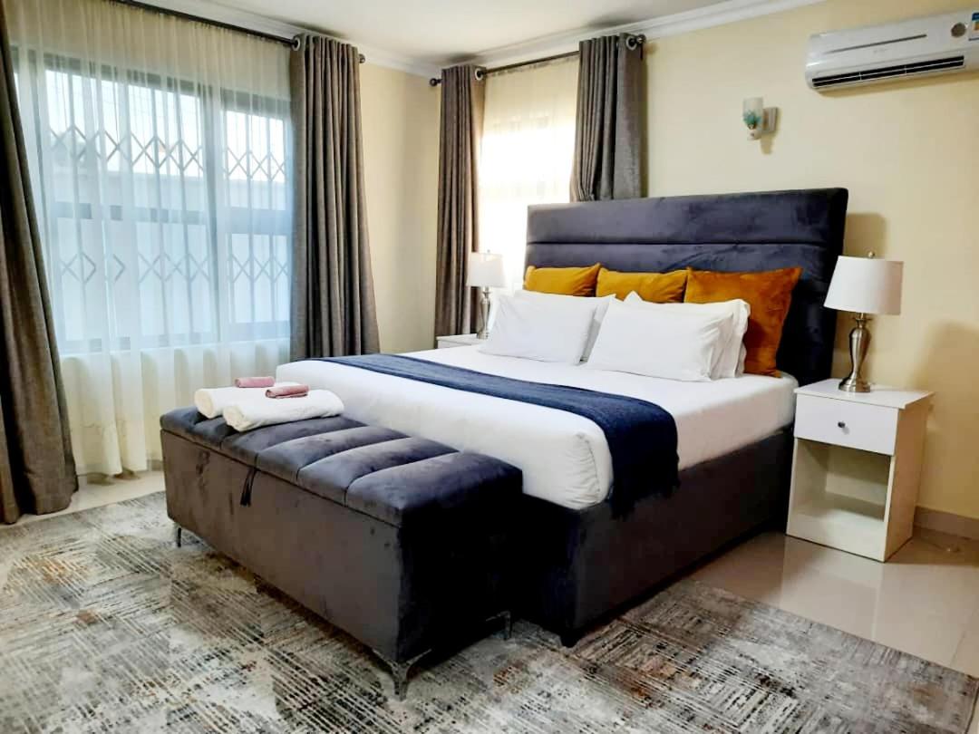 B&B Blantyre - InstaHomes by Tru - Villa - Bed and Breakfast Blantyre