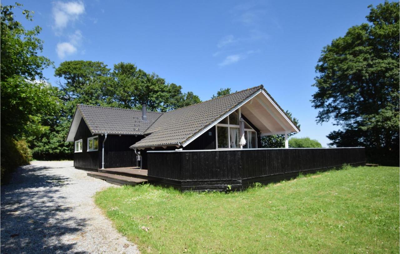 B&B Humble - Awesome Home In Humble With 4 Bedrooms, Sauna And Wifi - Bed and Breakfast Humble