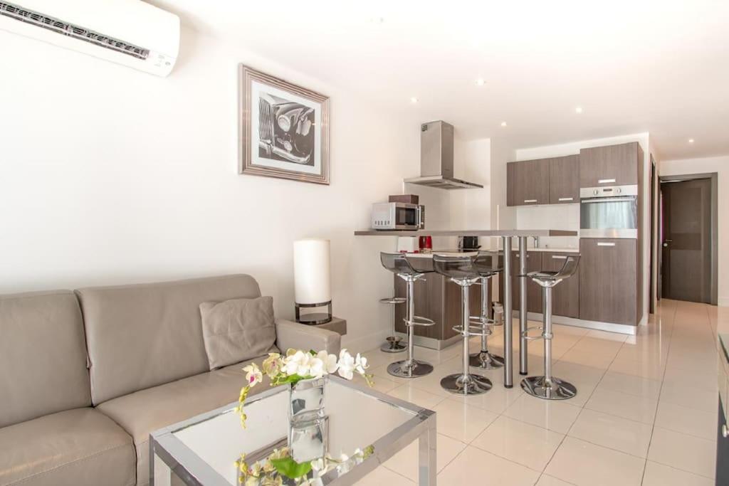 Croisette: 2BDR Apartment - B&B