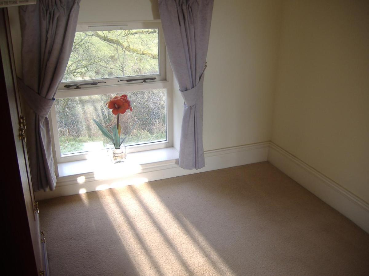 Twin Room with En-Suite and Garden Views