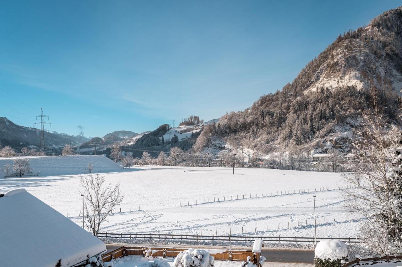 Appartamento con 3 Camere da Letto e Balcone (7 Adulti)