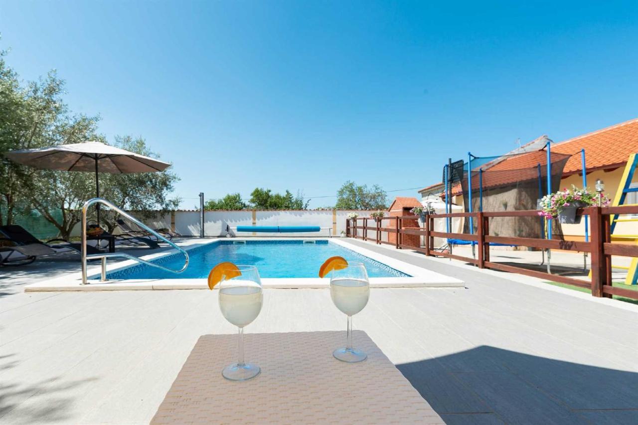 Holiday house Vesna with pool - Ferienwohnung Suhovare