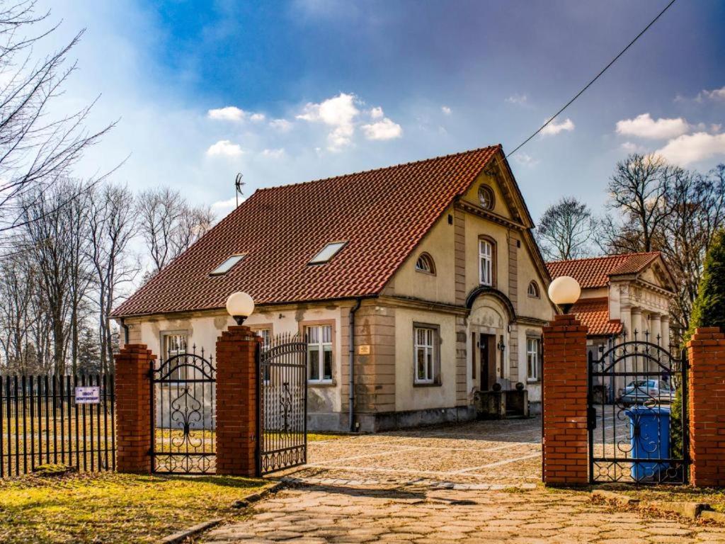 B&B Cieszków - Dworek Cieszków - Bed and Breakfast Cieszków