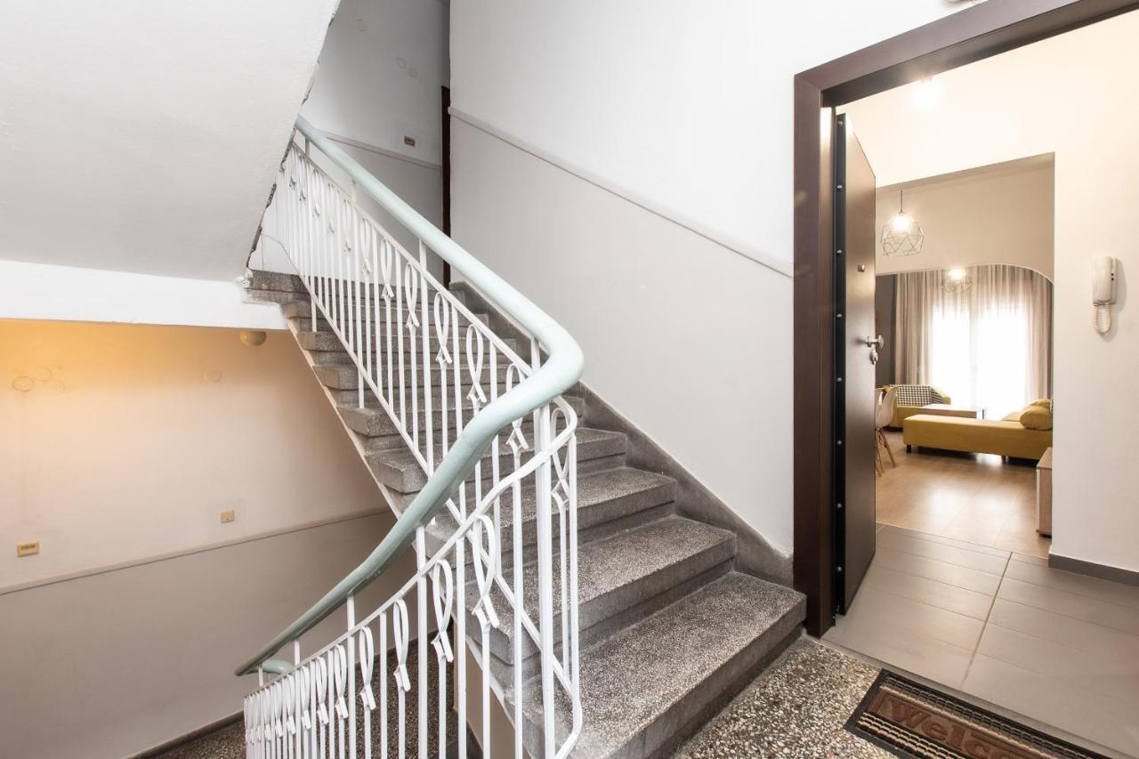Kamara Stylish Apartment - Ferienwohnung