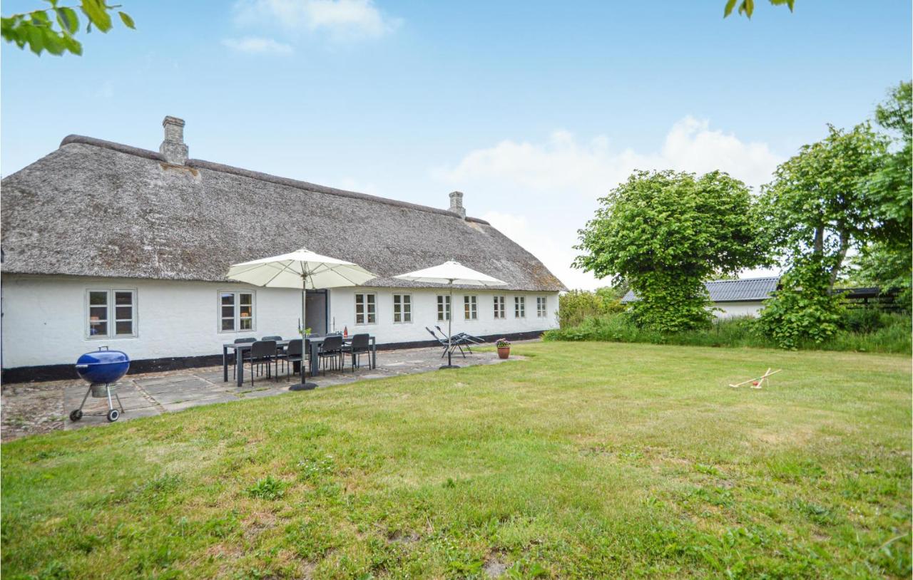 B&B Højer - Stunning Home In Hjer With Kitchen - Bed and Breakfast Højer