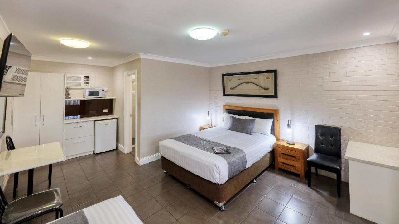 B&B Dubbo - Country Leisure Motor Inn - Bed and Breakfast Dubbo