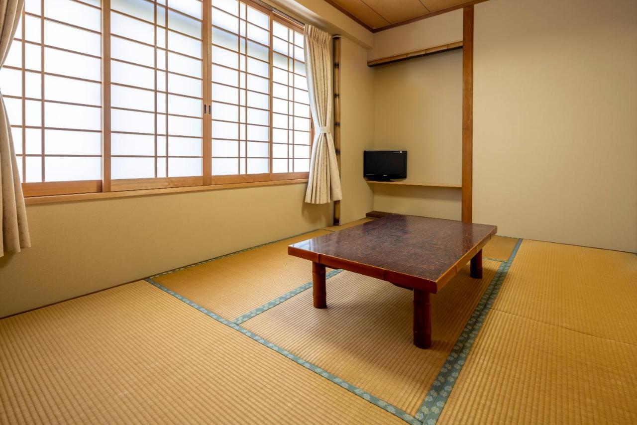Japanese-Style Single Room