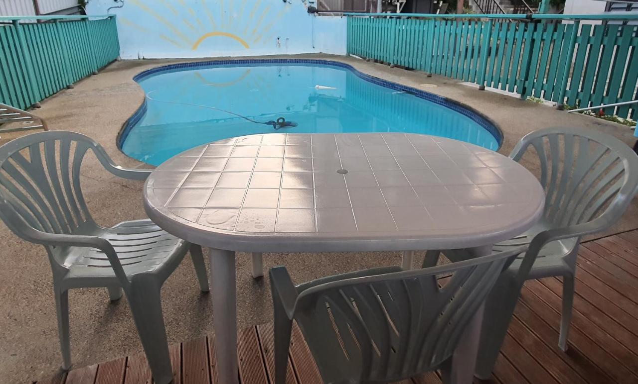 Loverly 3 Bedroom Rental Pool Outdoor Area Upper - B&B