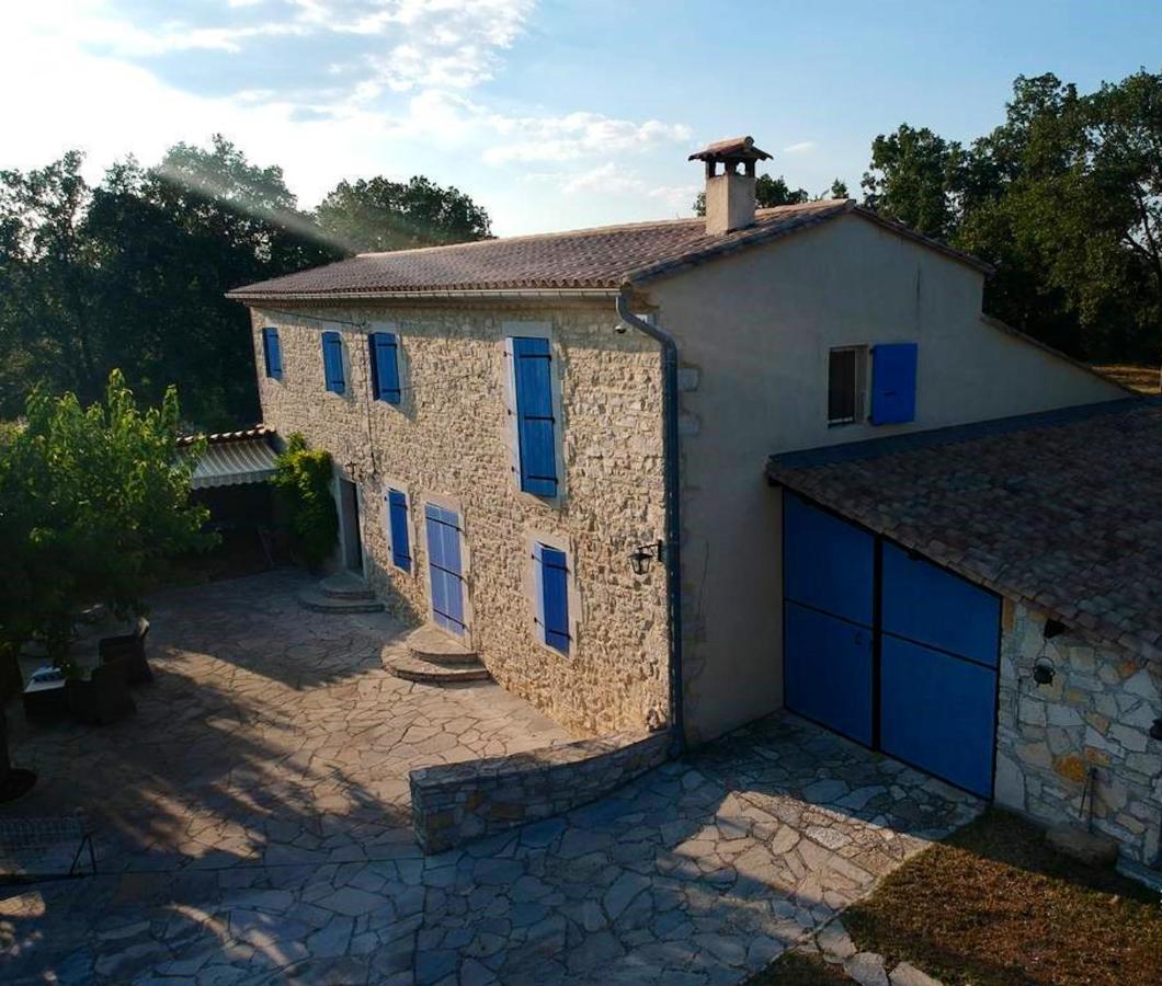 Villa élégante à Méjannes-lès-Alès avec piscine privée - Chambres d’hôtes