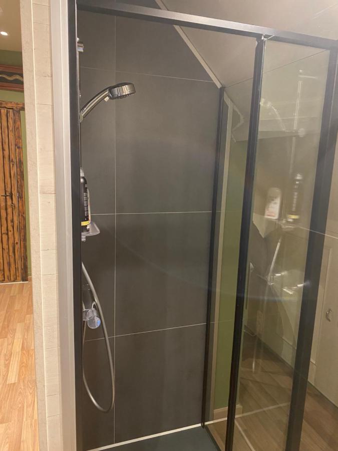 Chambre Quadruple avec Salle de Bains Privative