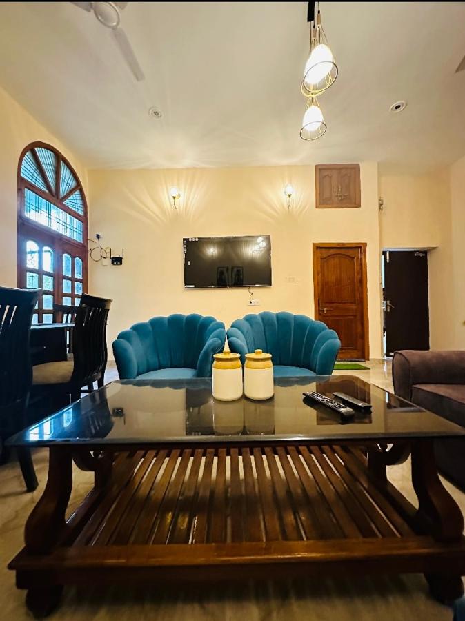 Bluetique - B&B Varanasi