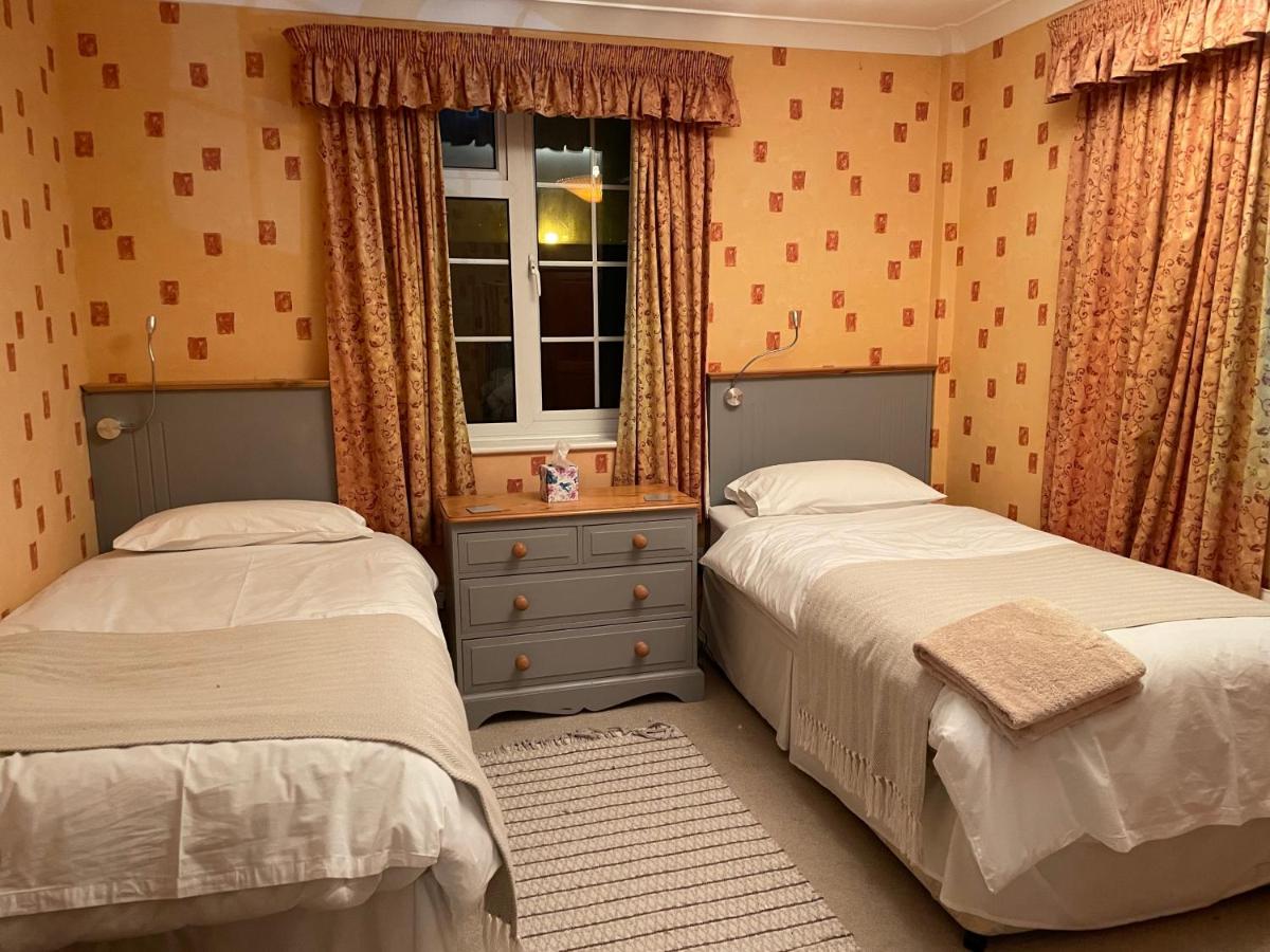 Twin Room with Shared Bathroom