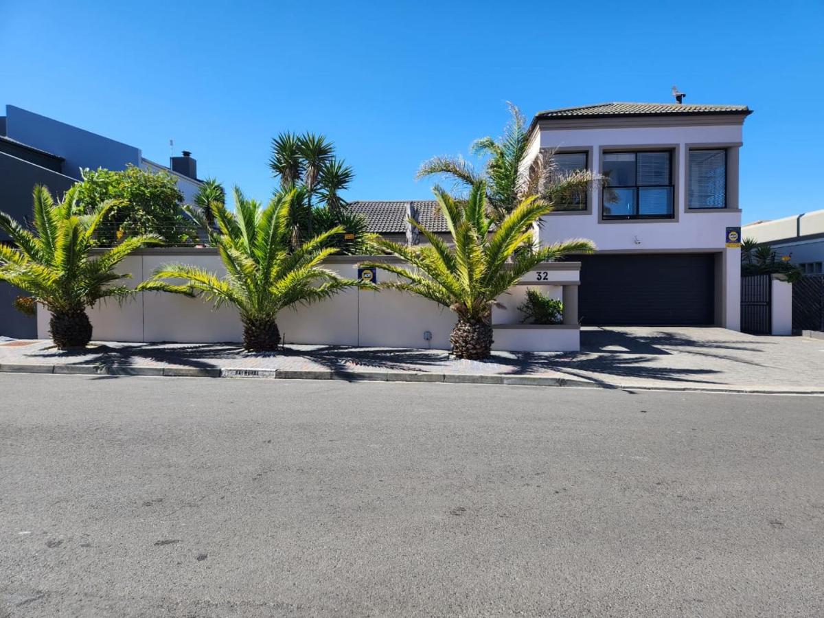 Balmoral Cottage, West Beach - B&B