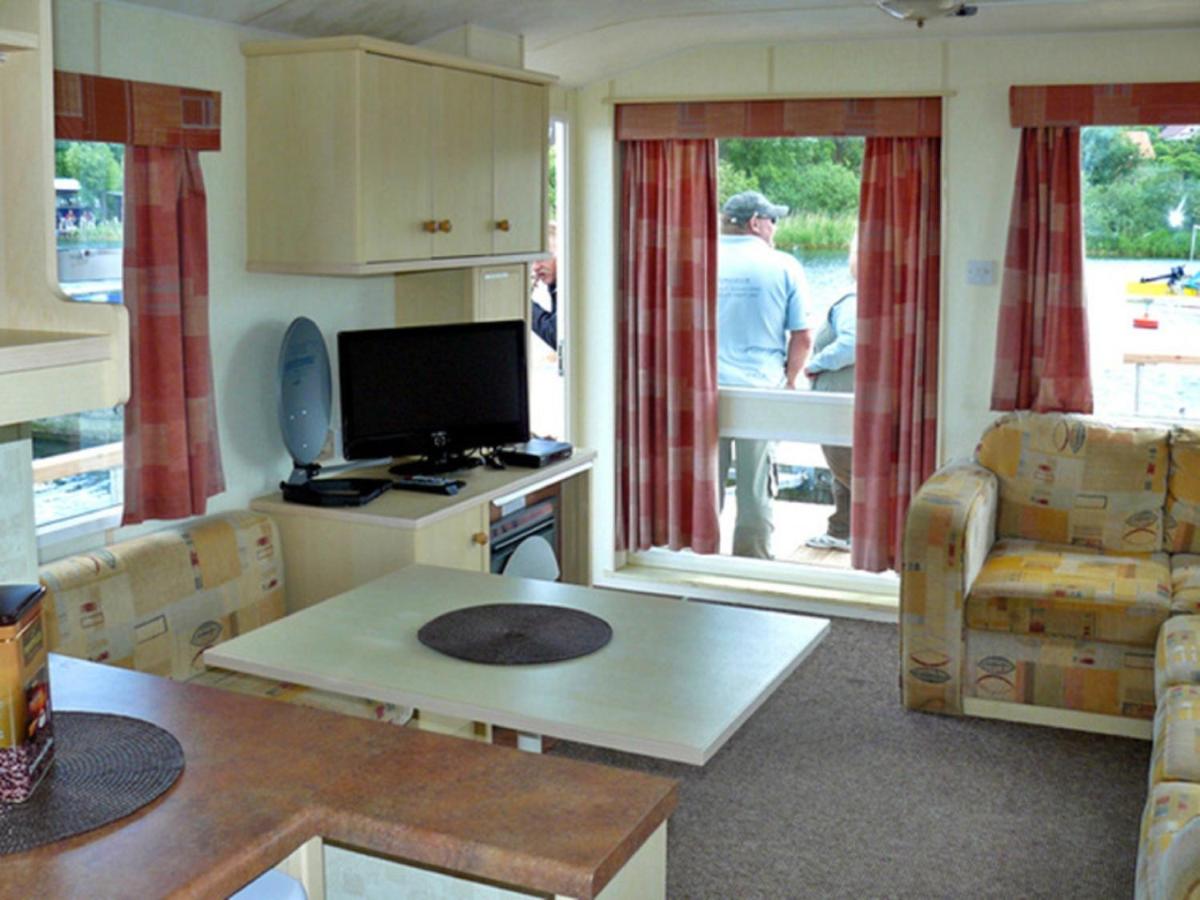 Two-Bedroom House Boat