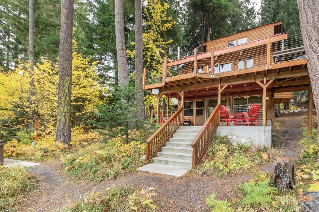 Alpine Lake Escape on Fish Lake by NW Comfy Cabins - Bed and Breakfast Leavenworth